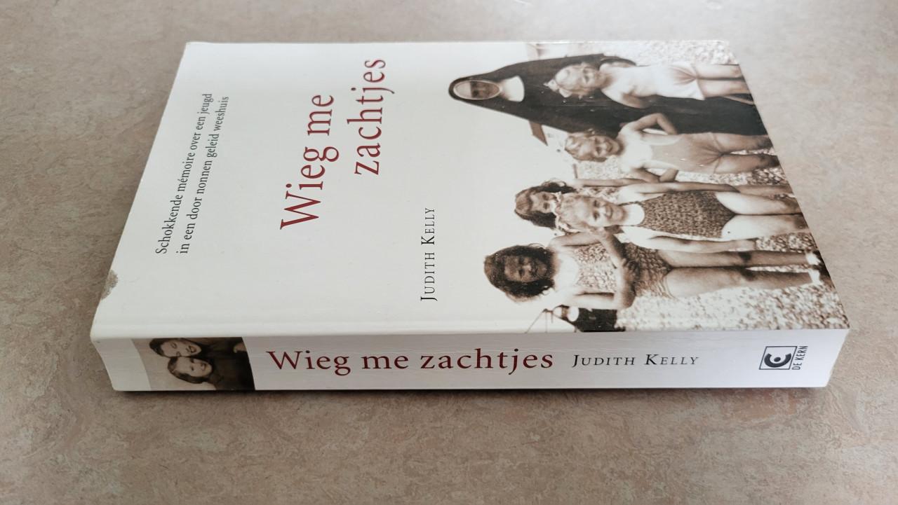 Wieg me zachtjes - Judith Kelly