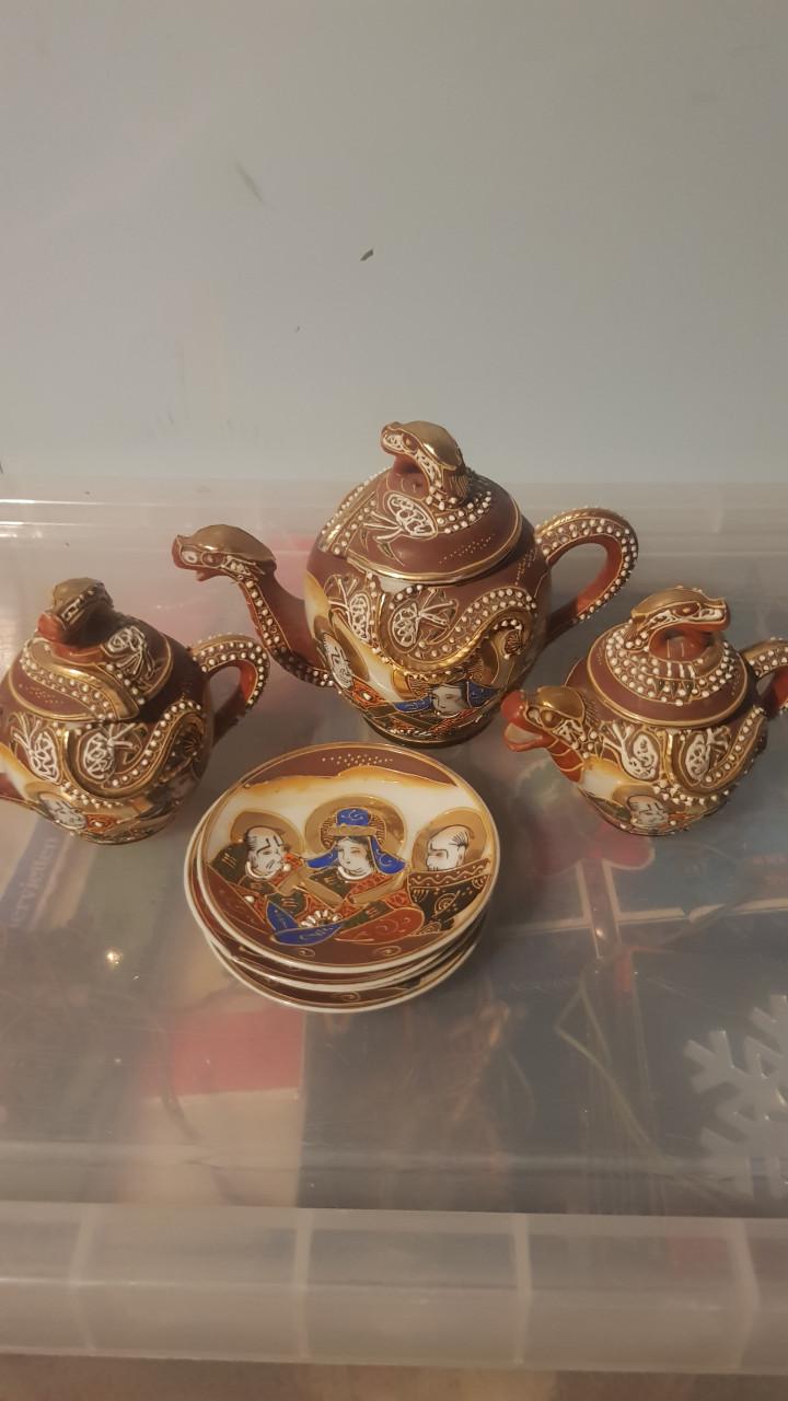 Divers Satsuma servies