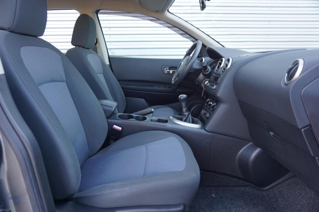 Nissan Qashqai 1.6 visia airco / cruise / elektr. ramen / parkeers. / nap /