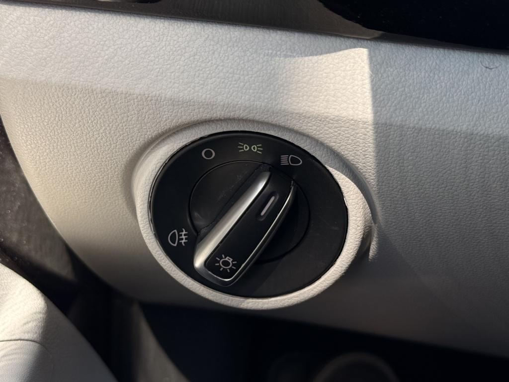 Volkswagen E-up! | pano | stoelverwarming | voorruitverwarming | cruise | d