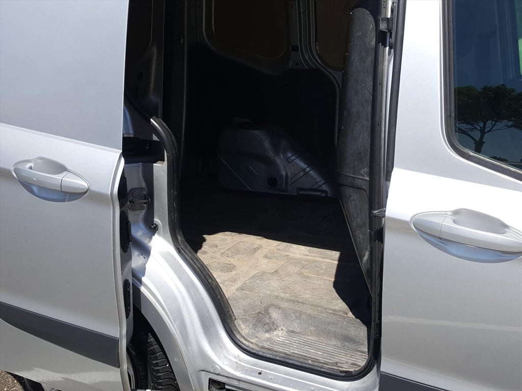 Ford Transit Courier gb trend 1.5 tdci duratorq 75pk s&s euro6 airco | trek