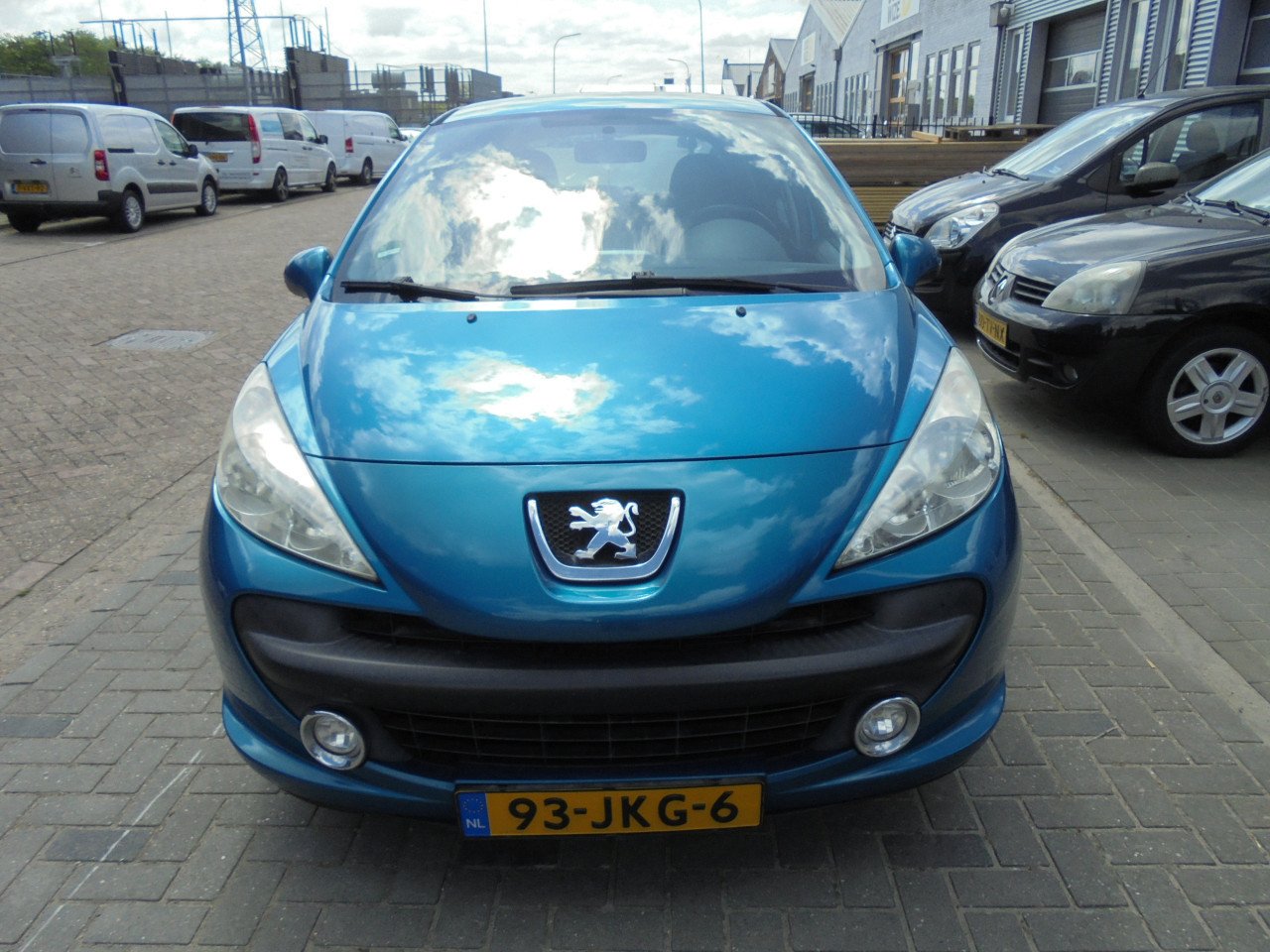 207 5 deur hatchback 1.4 VTi Look vol jaar Apk bij aflevering  met N.A.P