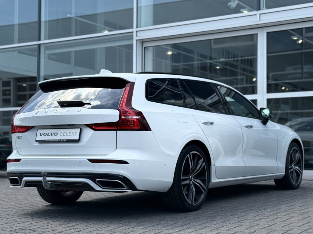 Volvo V60 t6 340pk recharge r-design| panodak| adap.cruise| 360 camera