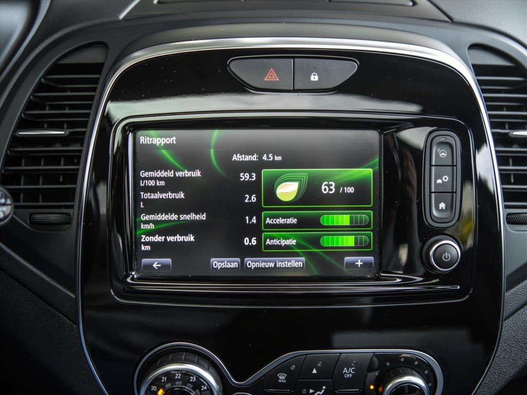 Renault Captur tce 150 intens | automaat | parkeer sensor | panodak | navi 