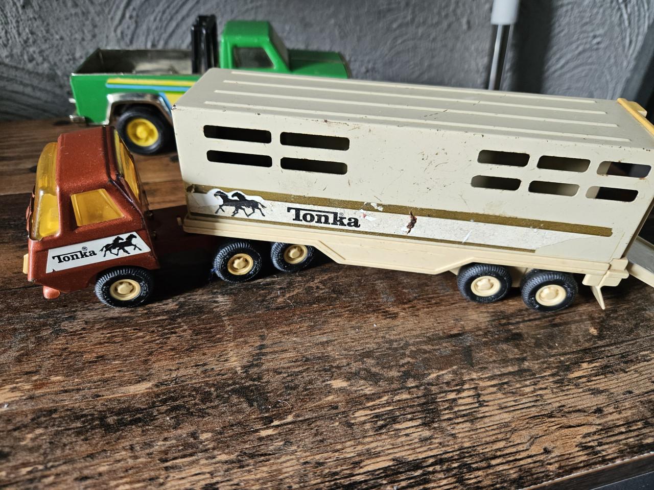Vintage Tonka pick up en tonka Truck met Paardentrailer