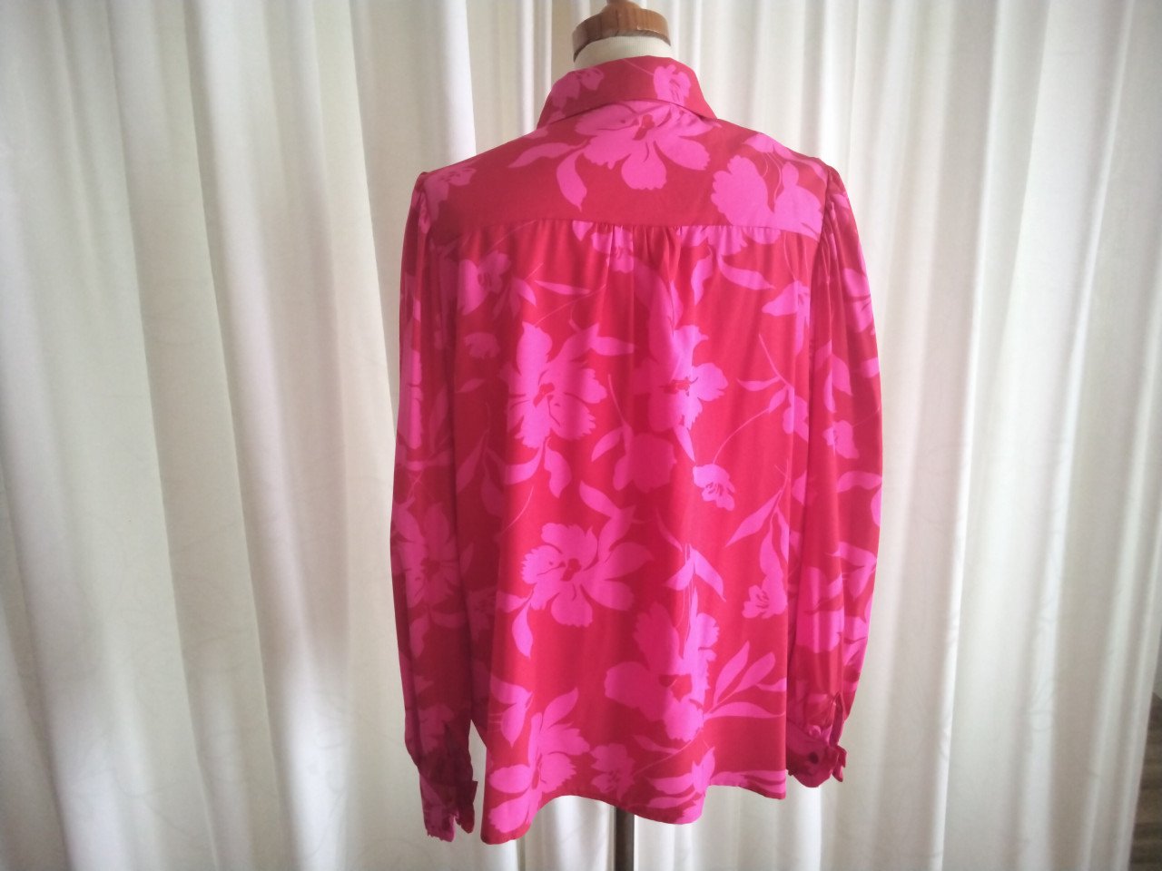 Vrolijke roze/rode bloes