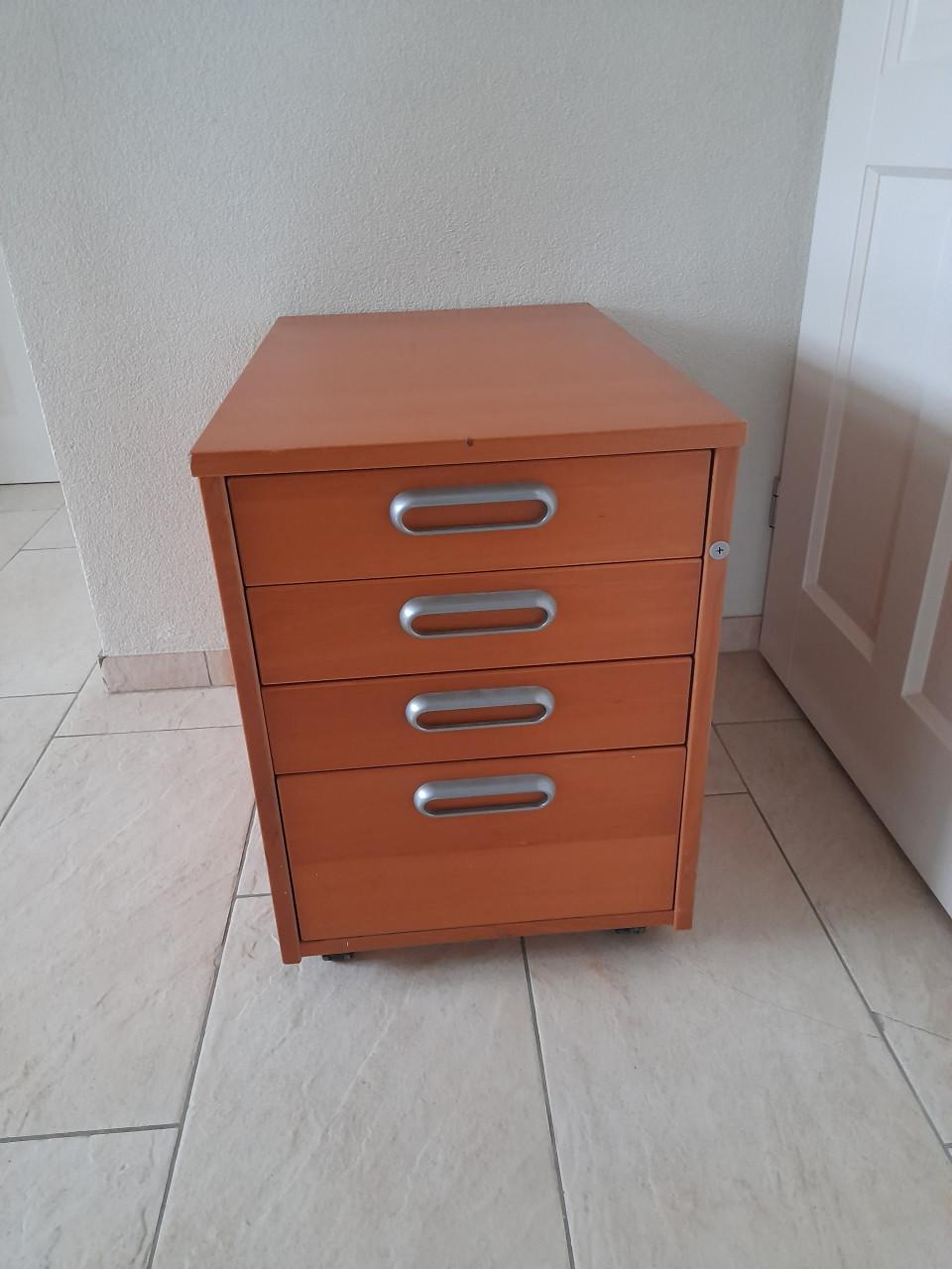 Ladenkast voor onder bureau (in goede nette staat )