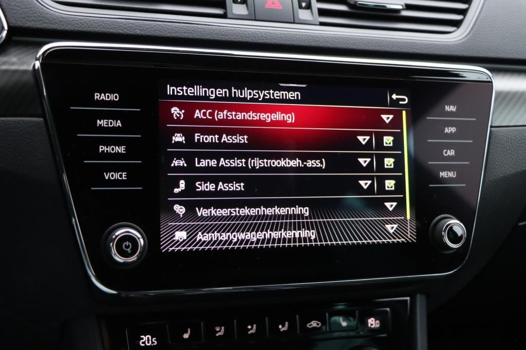 Skoda Superb 2.0 tsi 4x4 sportline business 280pk dsg7