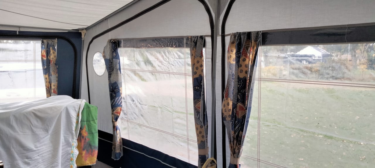 Isabella Capri Lux voortent