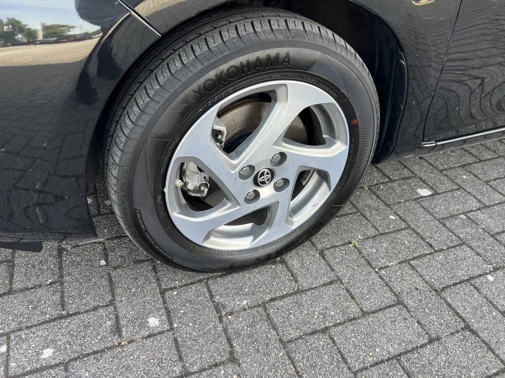 Toyota Yaris 1.5 hybrid lease