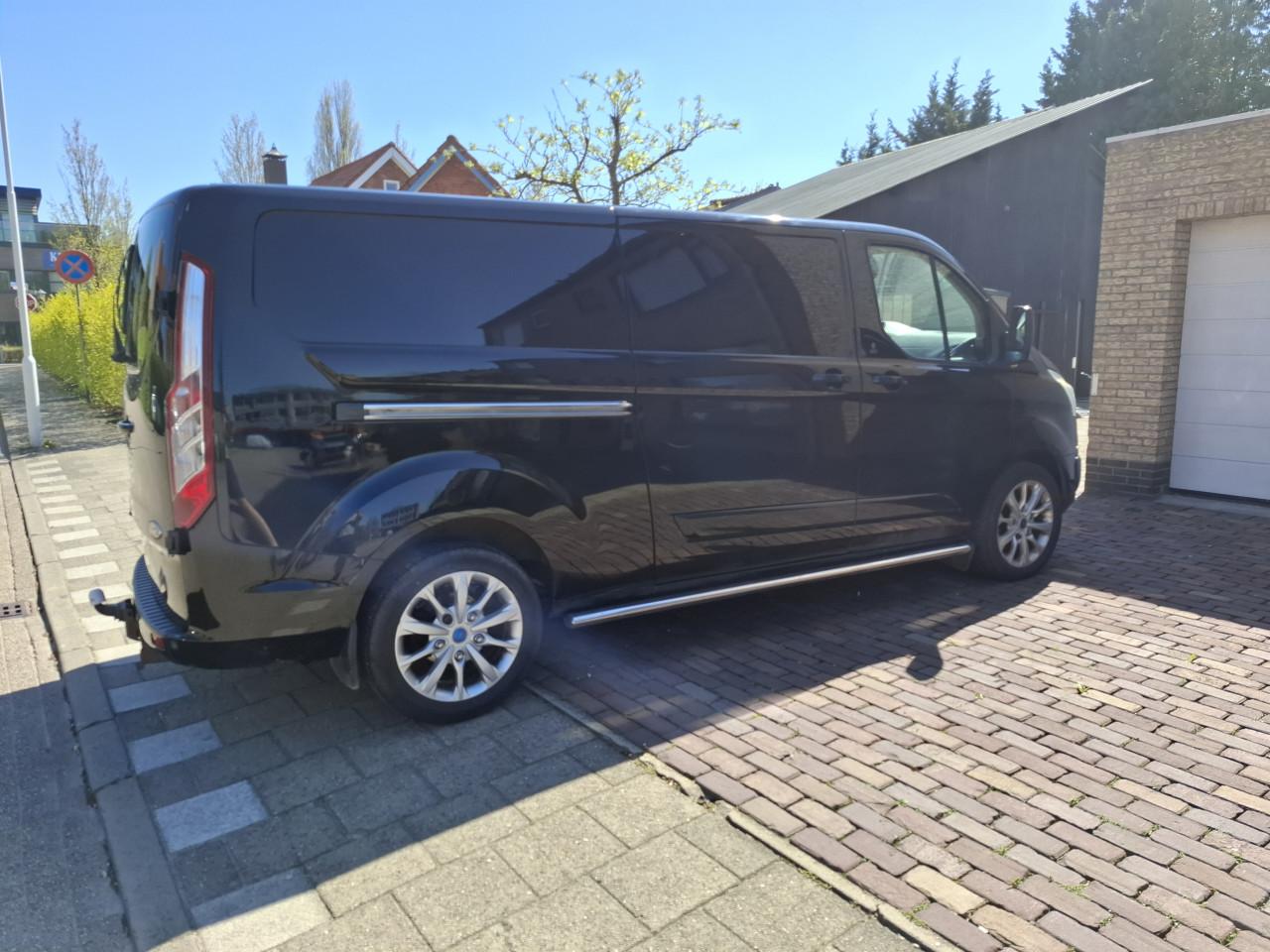 Ford Transit Custom Champions Edition