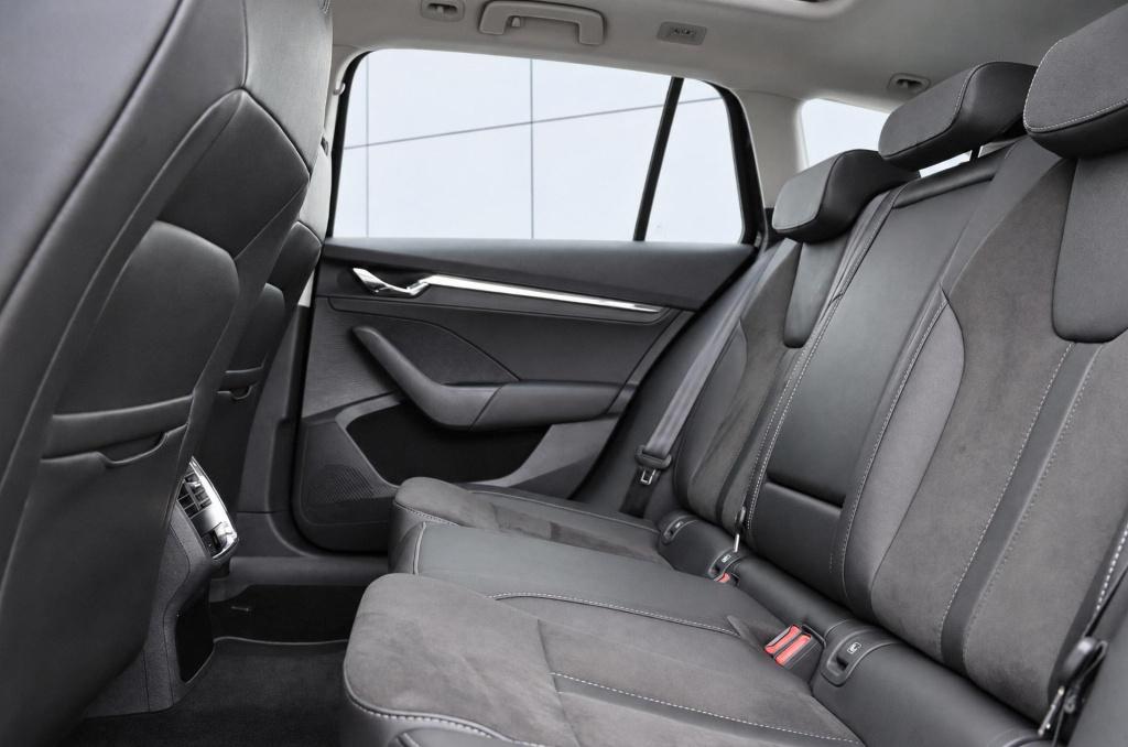 Skoda Octavia combi 1.4 tsi iv phev business edition plus 204pk dsg6