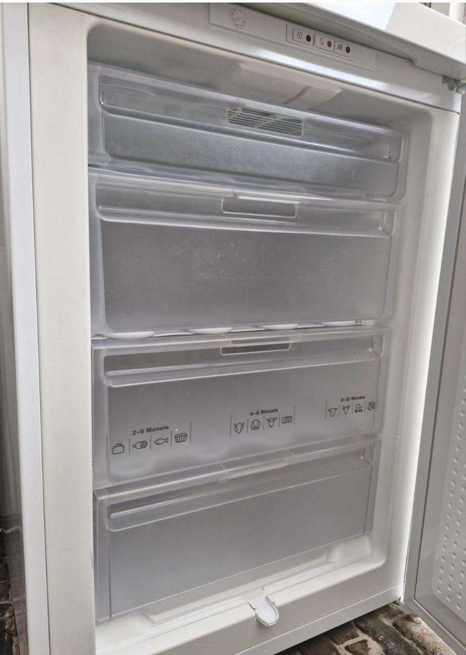 Siemens A+ klasse vrieskast 85x60 cm. 120 liter vriezer