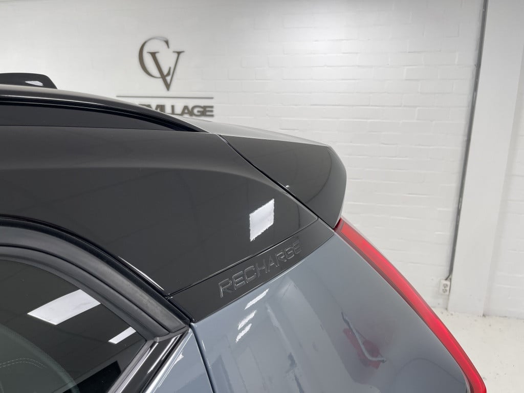 Volvo XC40 1.5 t5 recharge r-design | thunder grey | pano | trekhaak | 262p