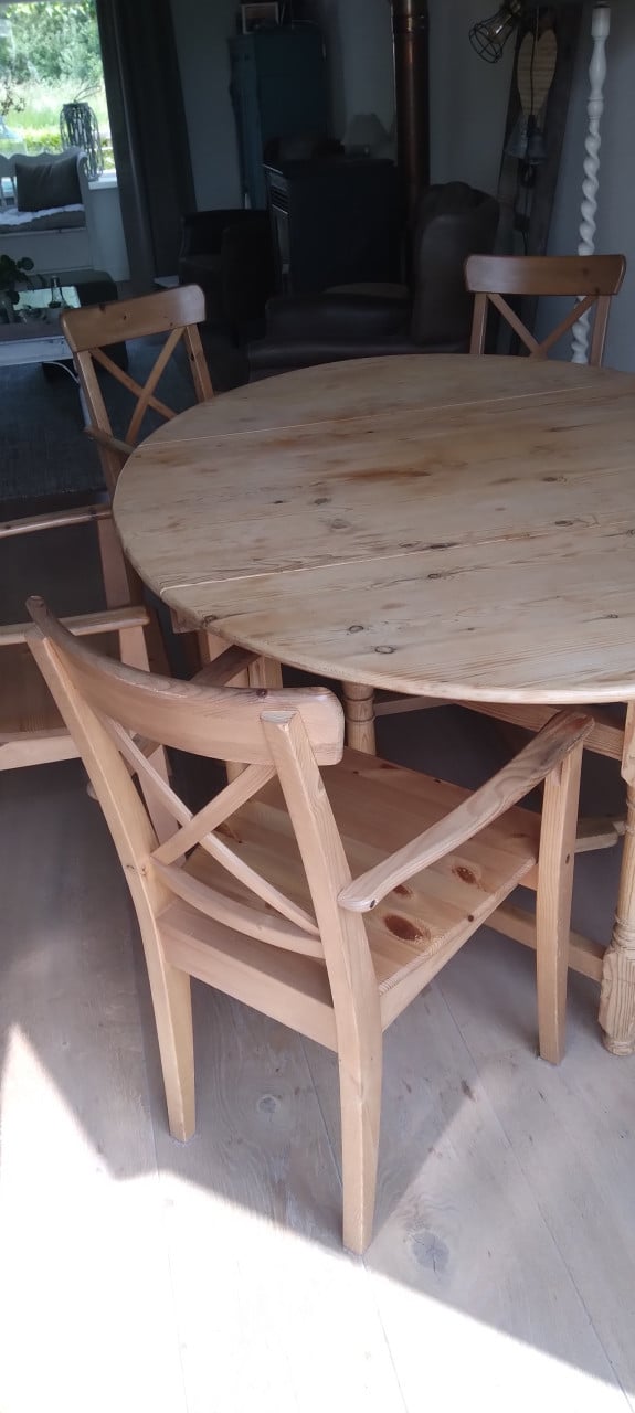 Eethoek Grenen blank hangoortafel