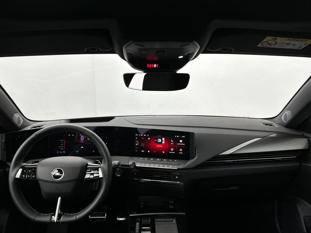 Opel Astra 1.6 turbo plug in hybrid ultimate | voorraadmodel | snel rijden 