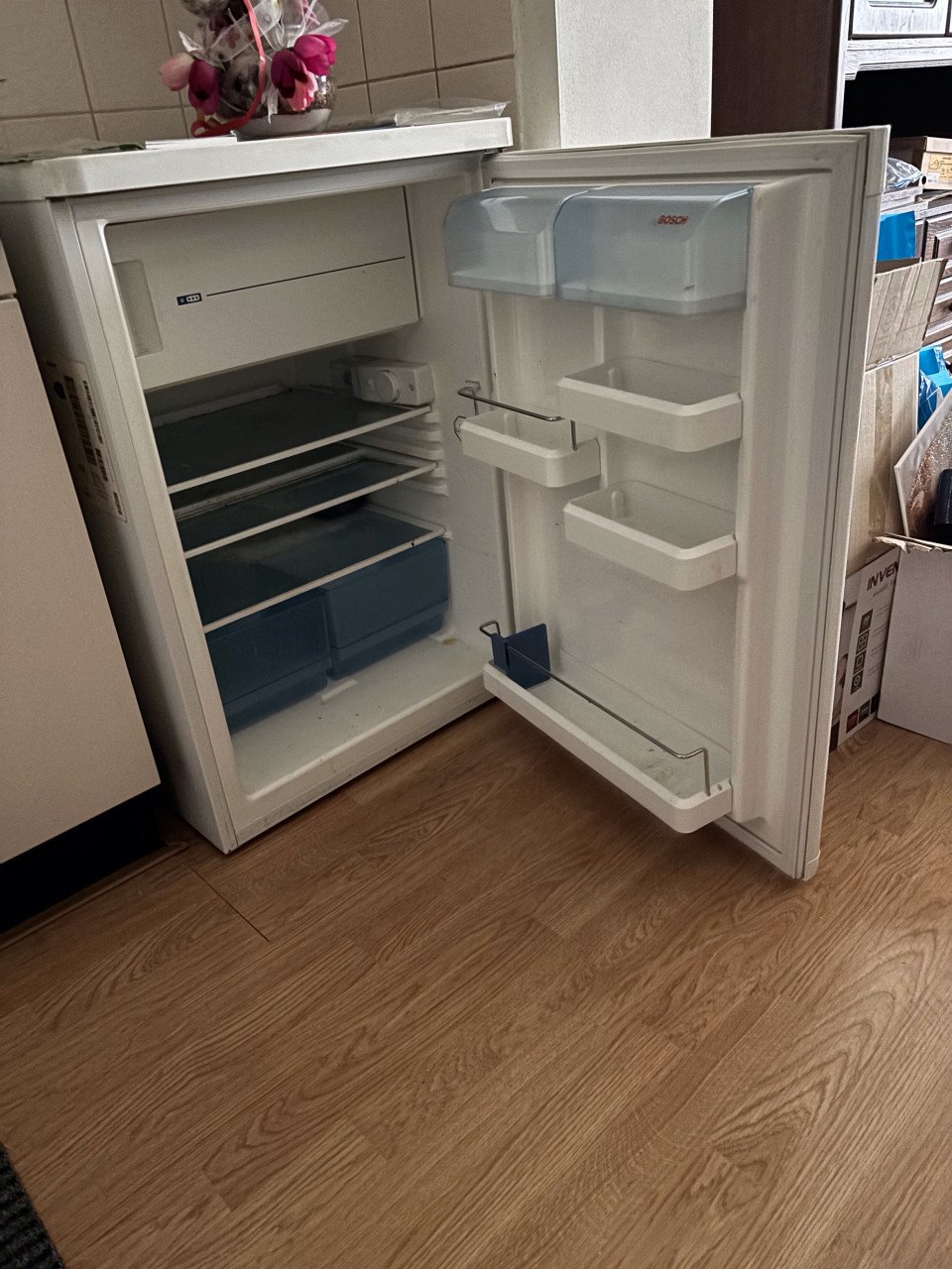 Tafel koelkast met vriesvakje in goede staat