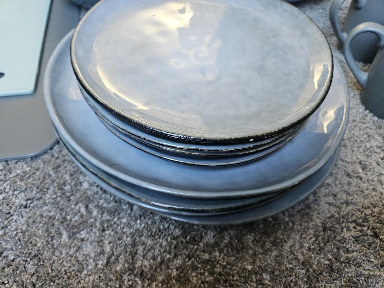 Camping set (pannen, borden, etc).