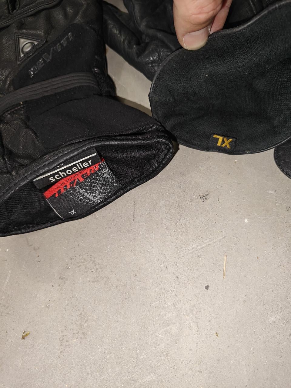 Complete Motoroutfit: Leren Jas, Broek, Handschoenen & Tas