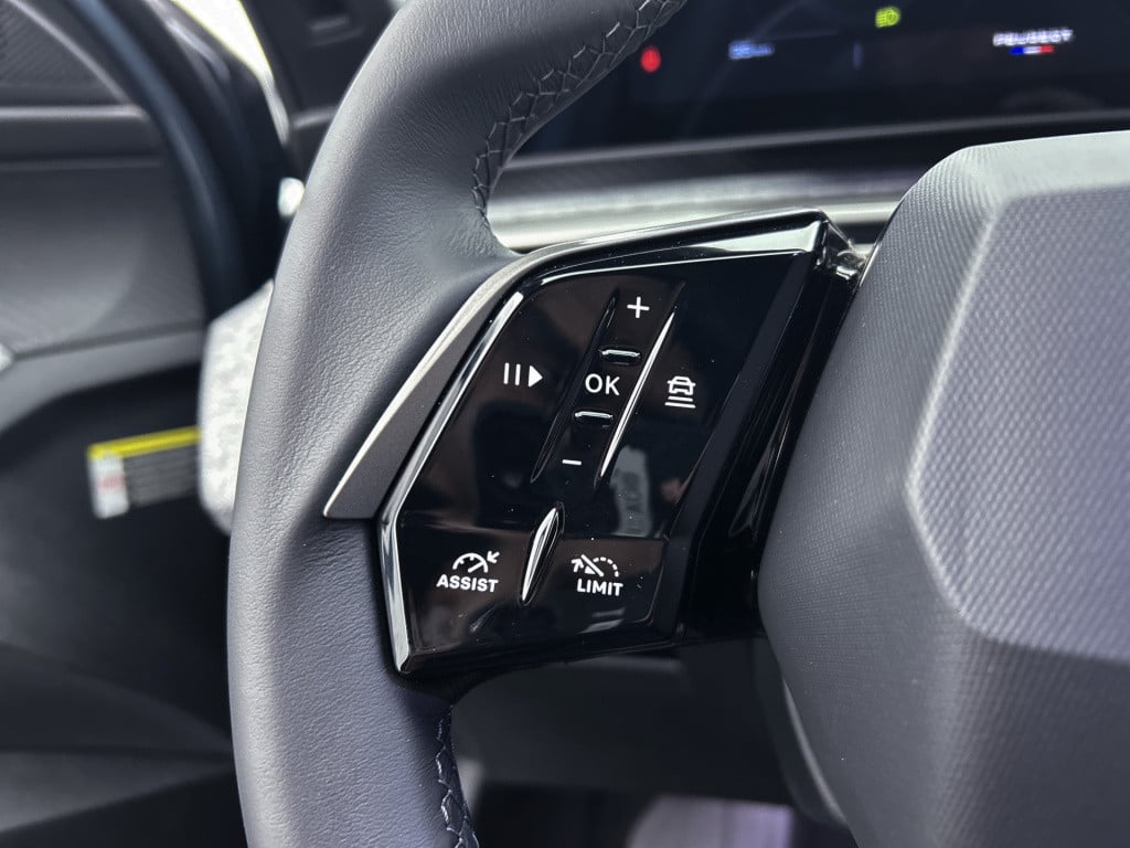 Peugeot 5008 hybrid 145pk automaat allure