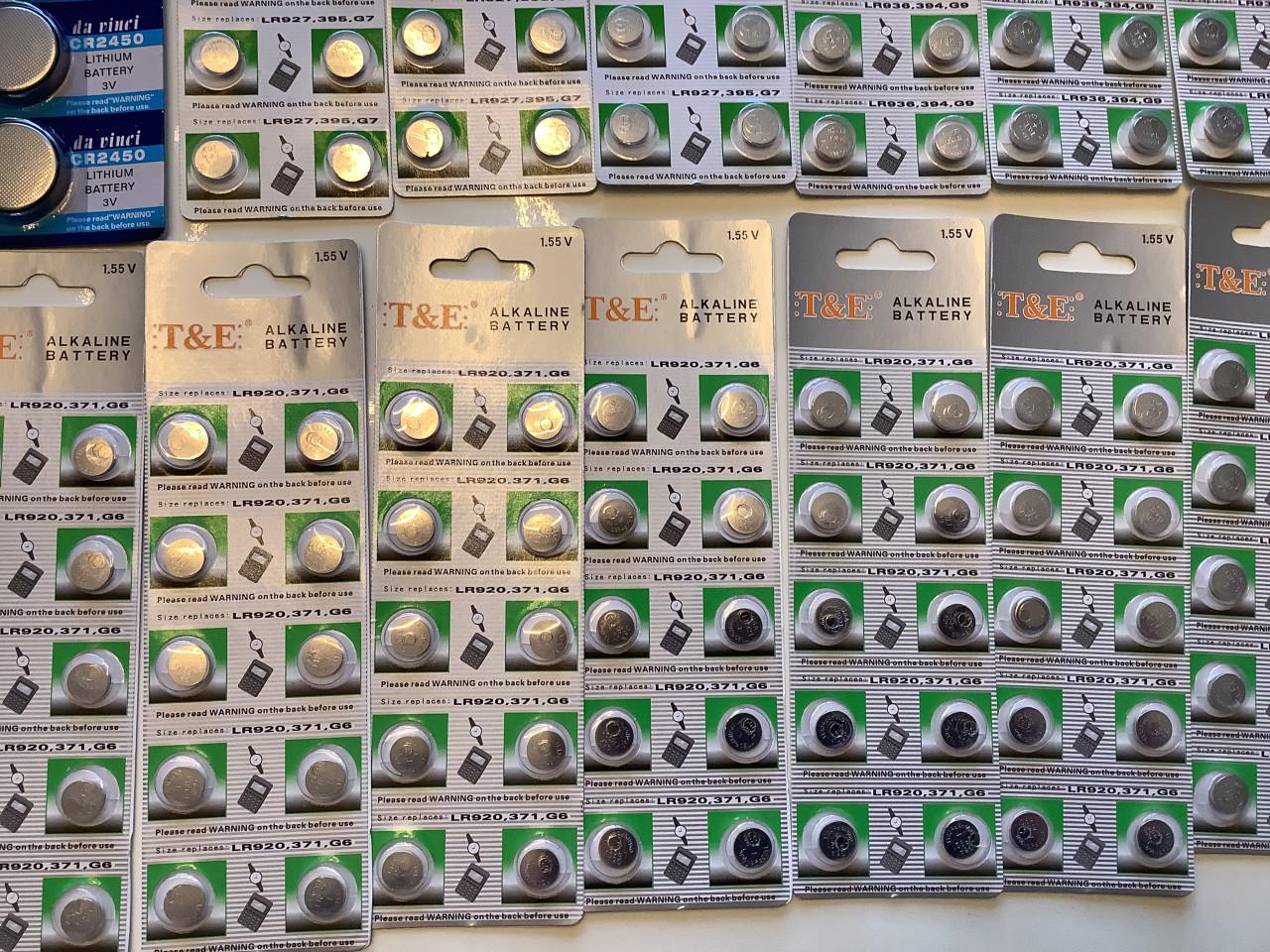 Partij diversen knoopcel batterijen.   (Partij 15)