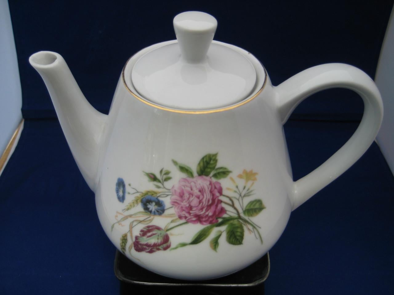 Diverse thee- en koffiepotten       doos 56