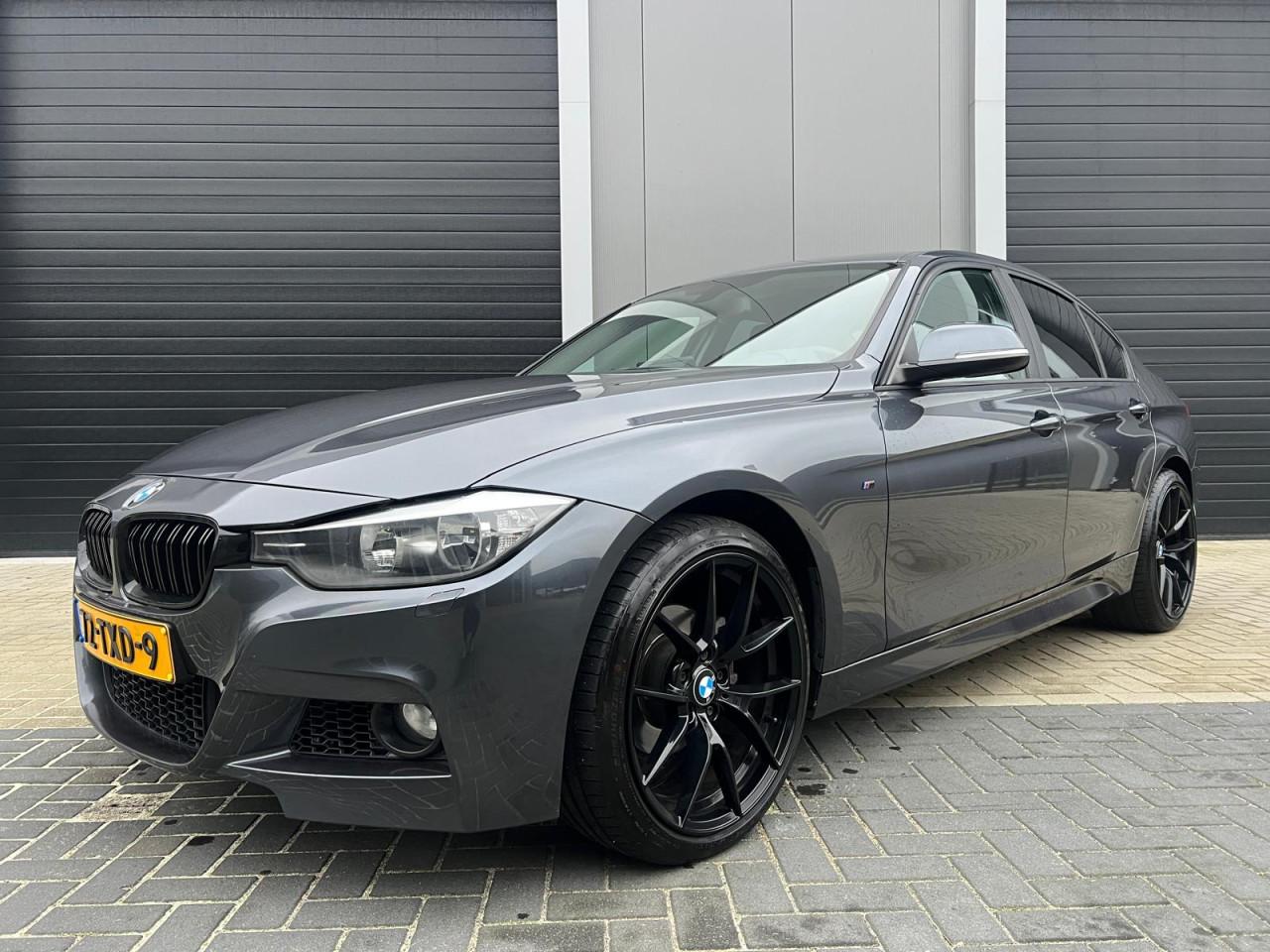 BMW 3-serie 320i M-SPORT Origineel NL