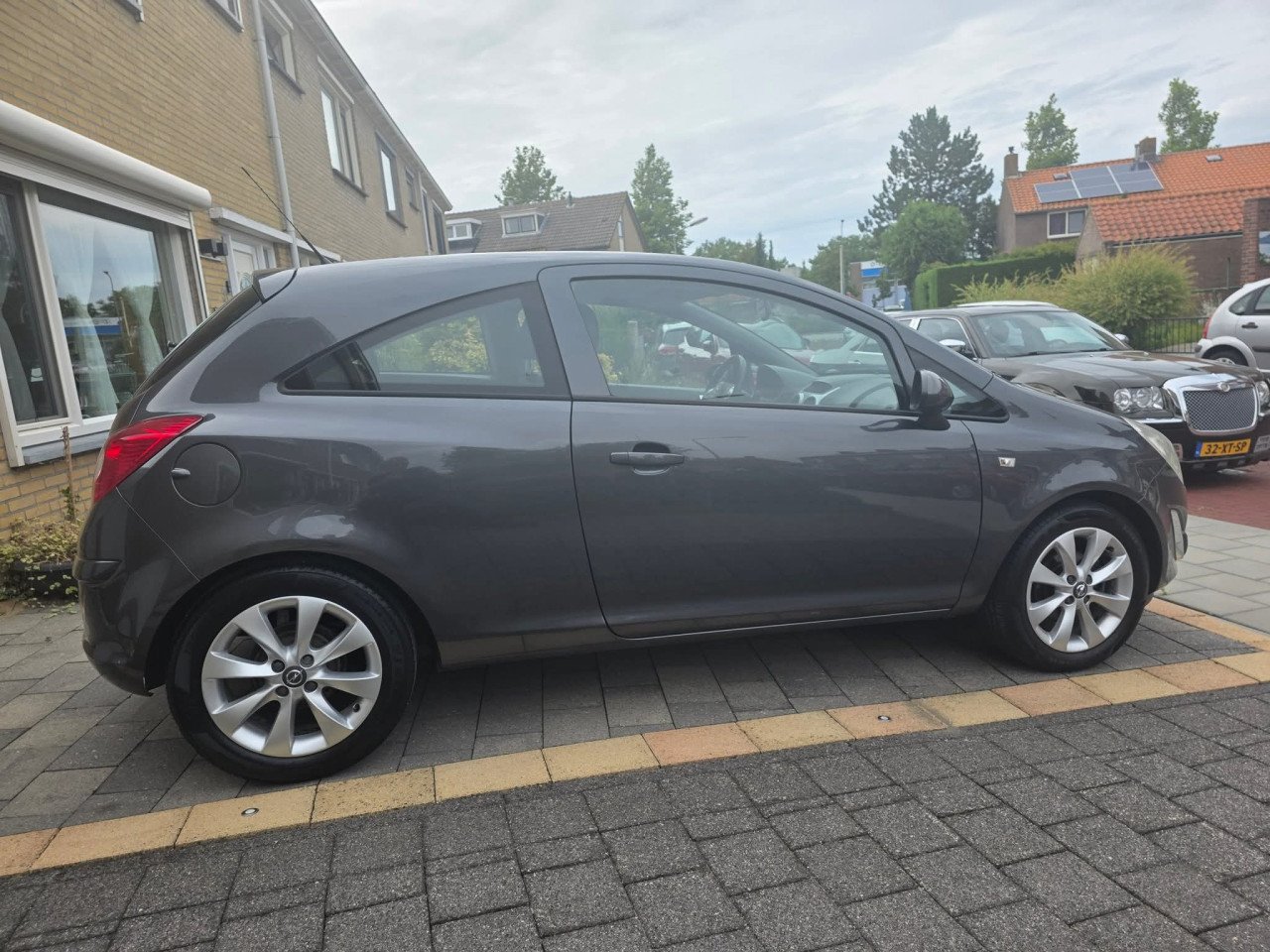 Tekoop zeer mooie Opel Corsa 1.2i 16V Anniversary Edition