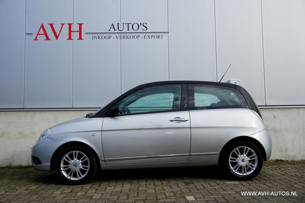 Lancia Y(psilon) 1.4-16v oro