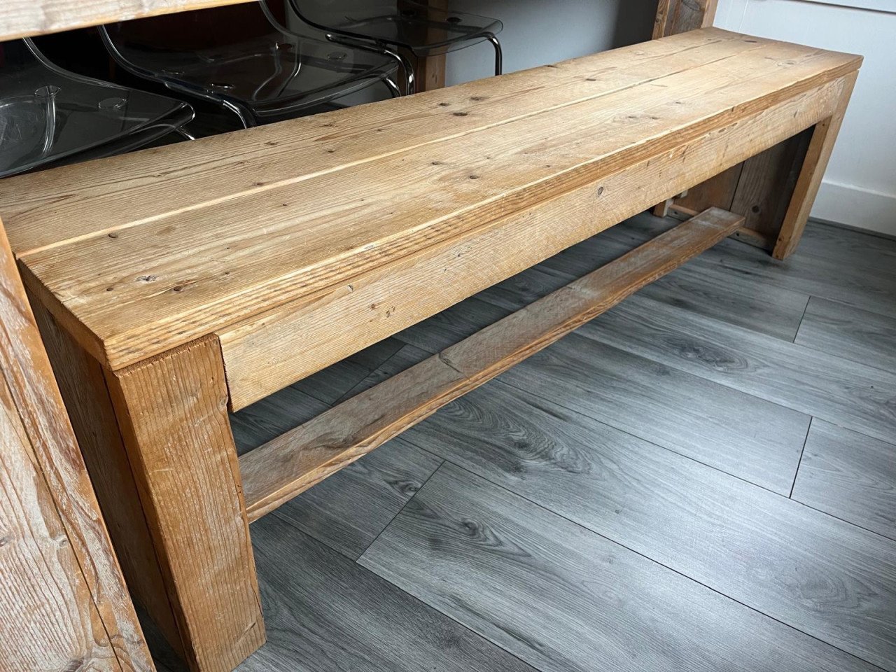 Steigerhouten eettafel met bankje