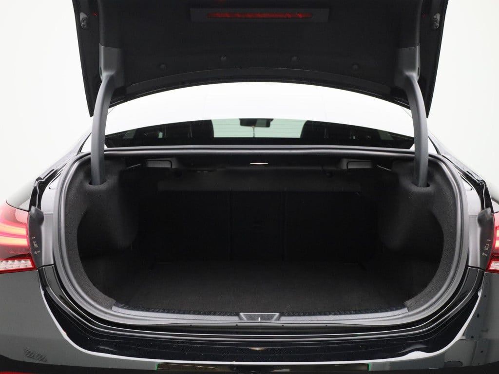 Mercedes-Benz A-Klasse 200 business solution amg | automaat | navigatie | a
