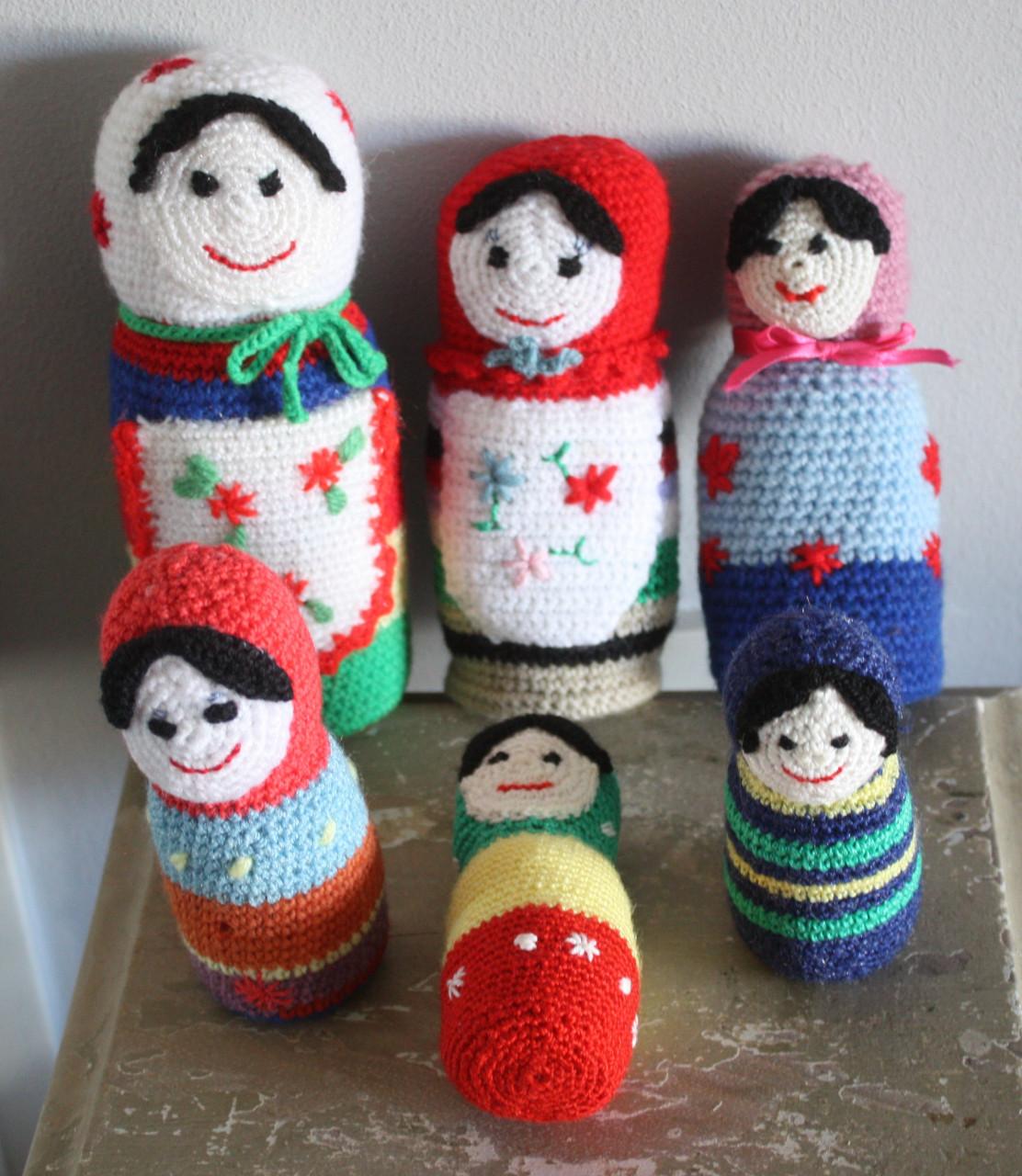 Set van 6 matroeska poptjes gebreid