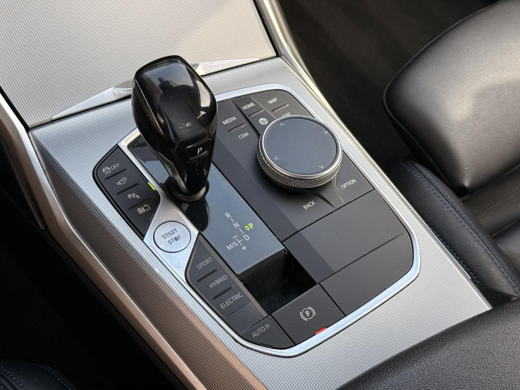 BMW 3-serie 330e m-sport | 360 | pano | leder | acc | stoelverwarming | app