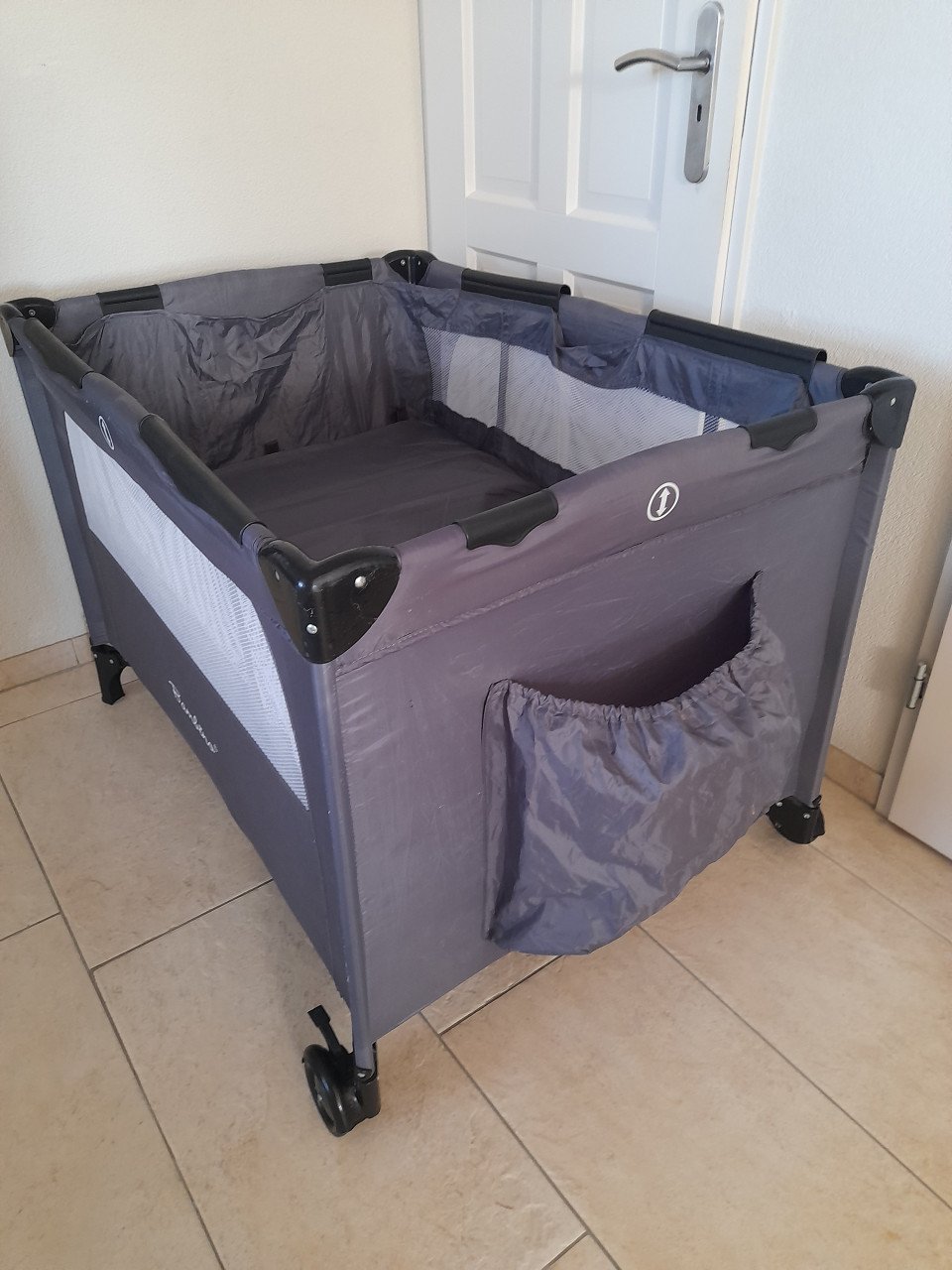 Bambino camping bedje met verhoger (in goede nette staat )
