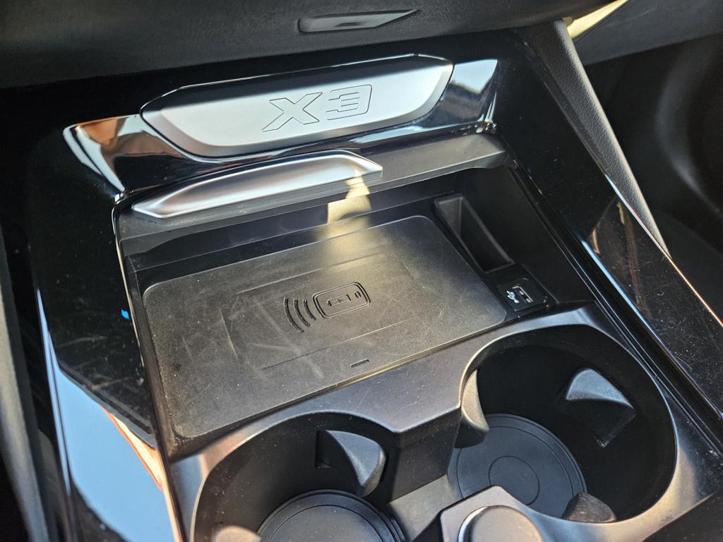 BMW X3 xdrive30e m-sport | pano | acc | camera