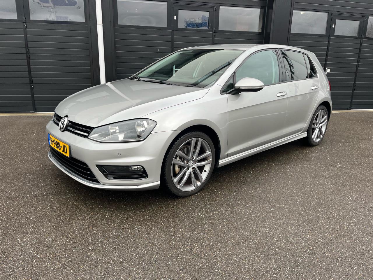 VW Golf7 1.2 tsi R-line pakket 18inch PDC APK 09/26