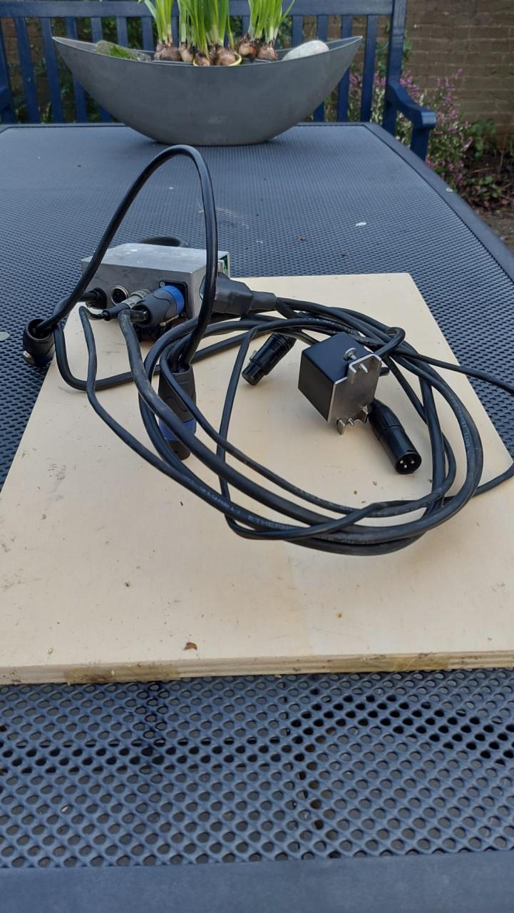 Van Raam accessoires voor een duo-fiets, 2 accu's, oplader, voorwiel