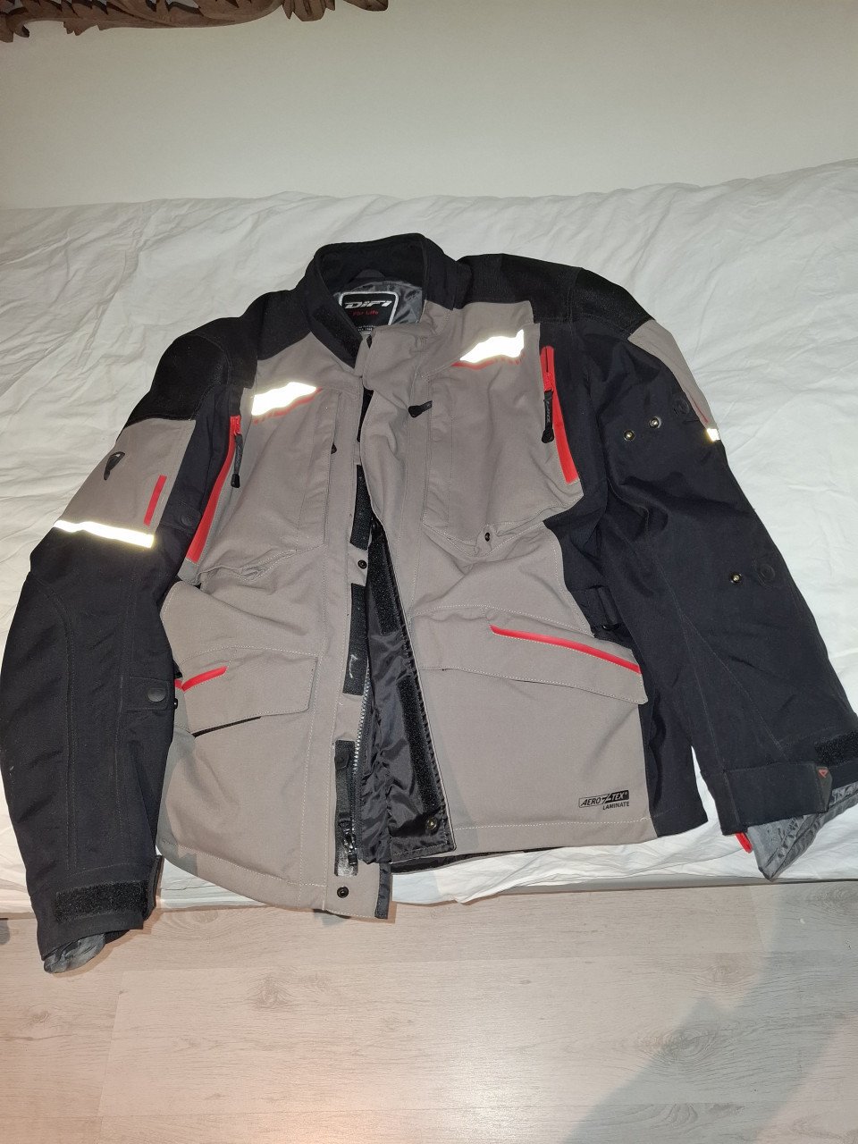 Motorkleding, motorhandschoenen en  Integraal motorhelm-motorkleding