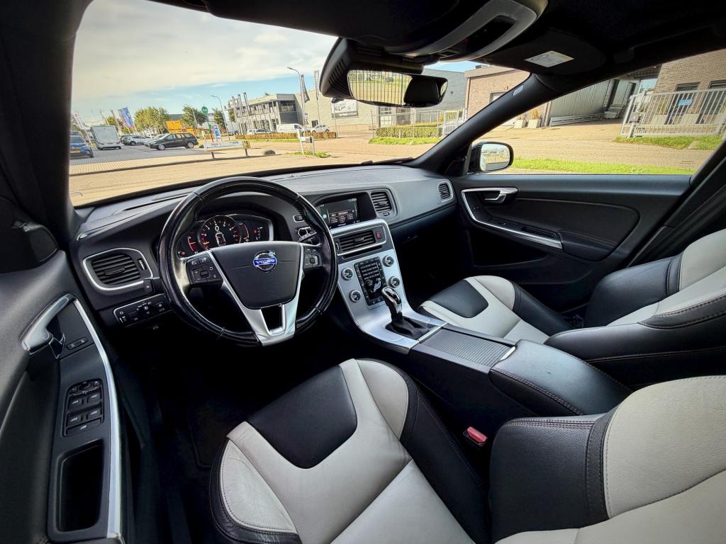 Volvo V60 cross country 2.0 t5 summum leder ecc dak