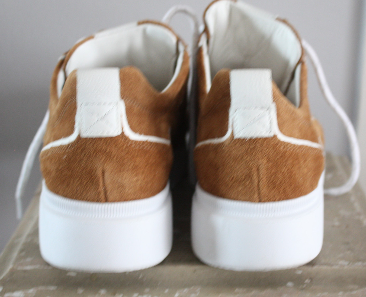 Bruin witte sneakers maat  5K
