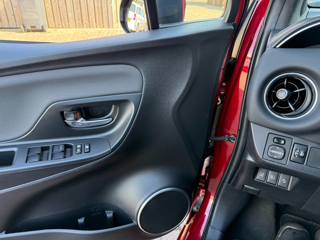 Toyota Yaris 1.5 hybrid executive