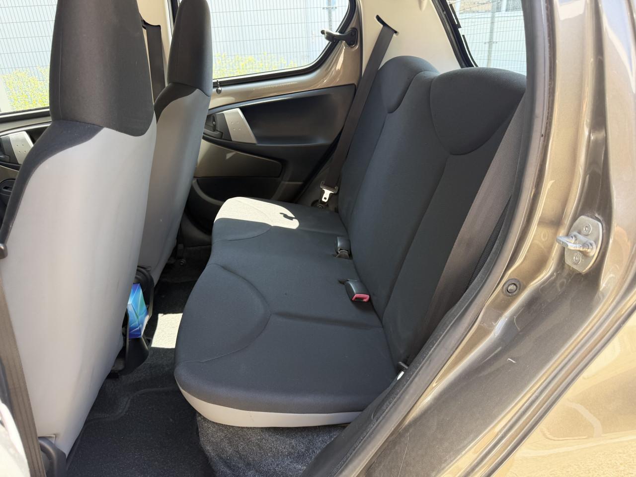 Toyota Aygo 1.0 12V Vvt-i 5DRS 2012 Bruin  Airco Apk Nap Navi
