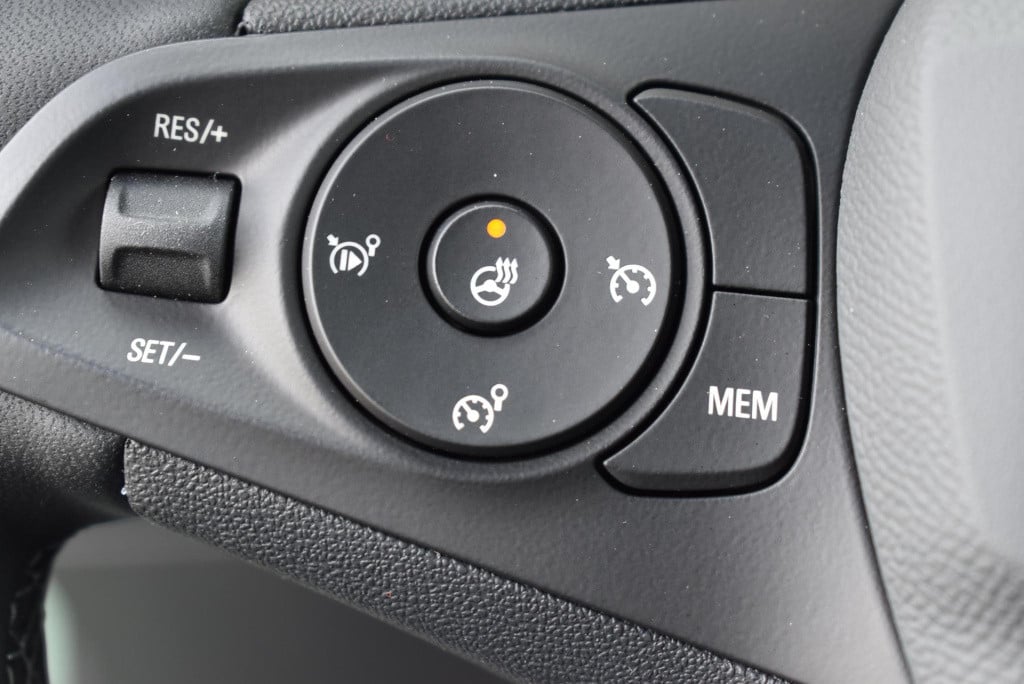 Opel Corsa 1.2 turbo hybrid yes 110pk automaat | winterpack | lmv | apple c