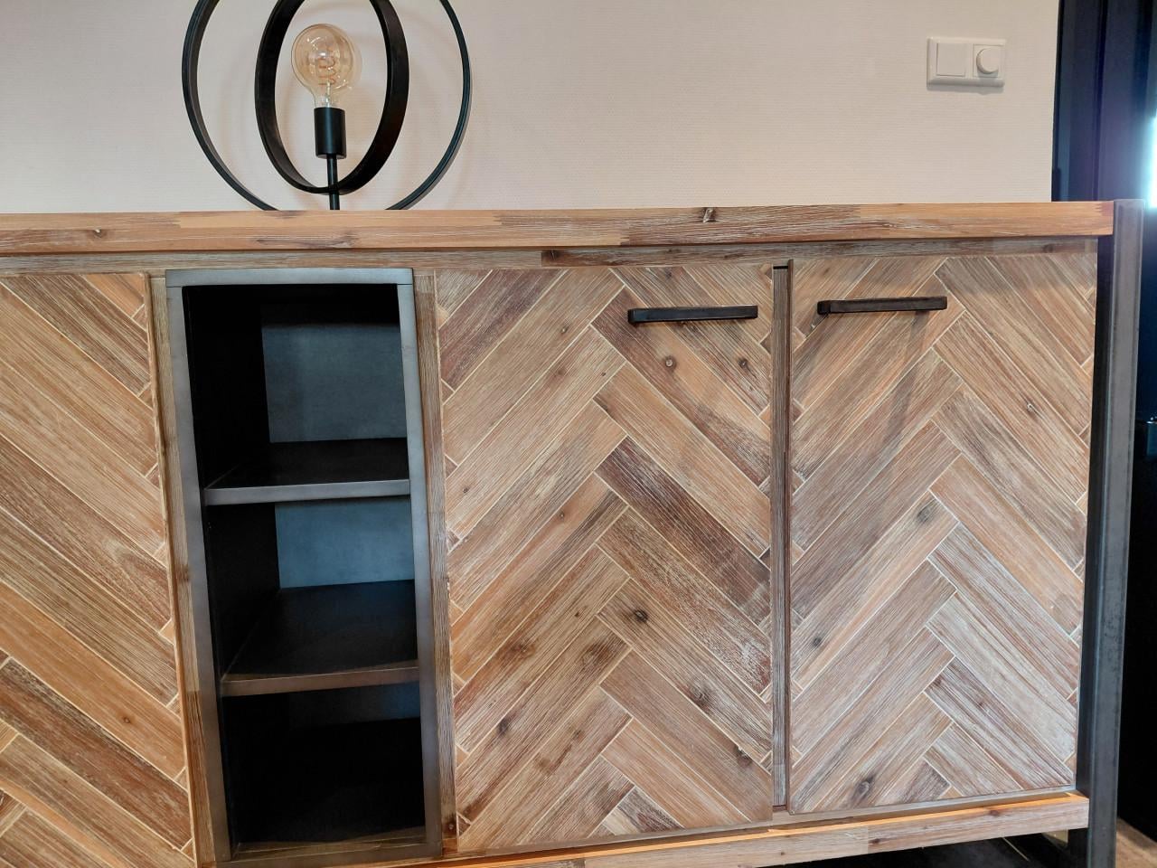 Dressoir, zo goed als nieuw!