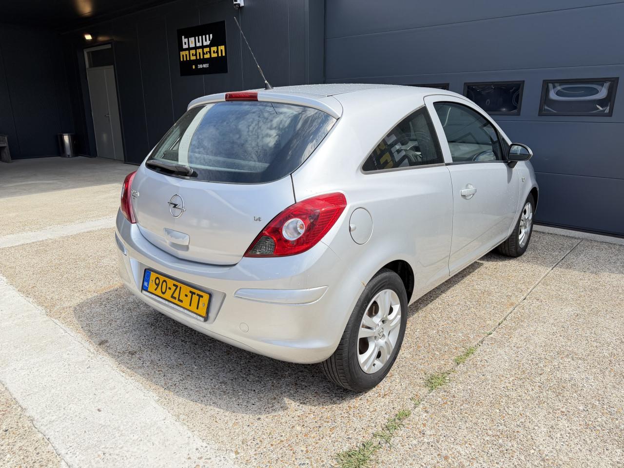 Opel Corsa 1.4 16V 66KW 3DRS 2008 Zilver Airco Apk Cruise Nap