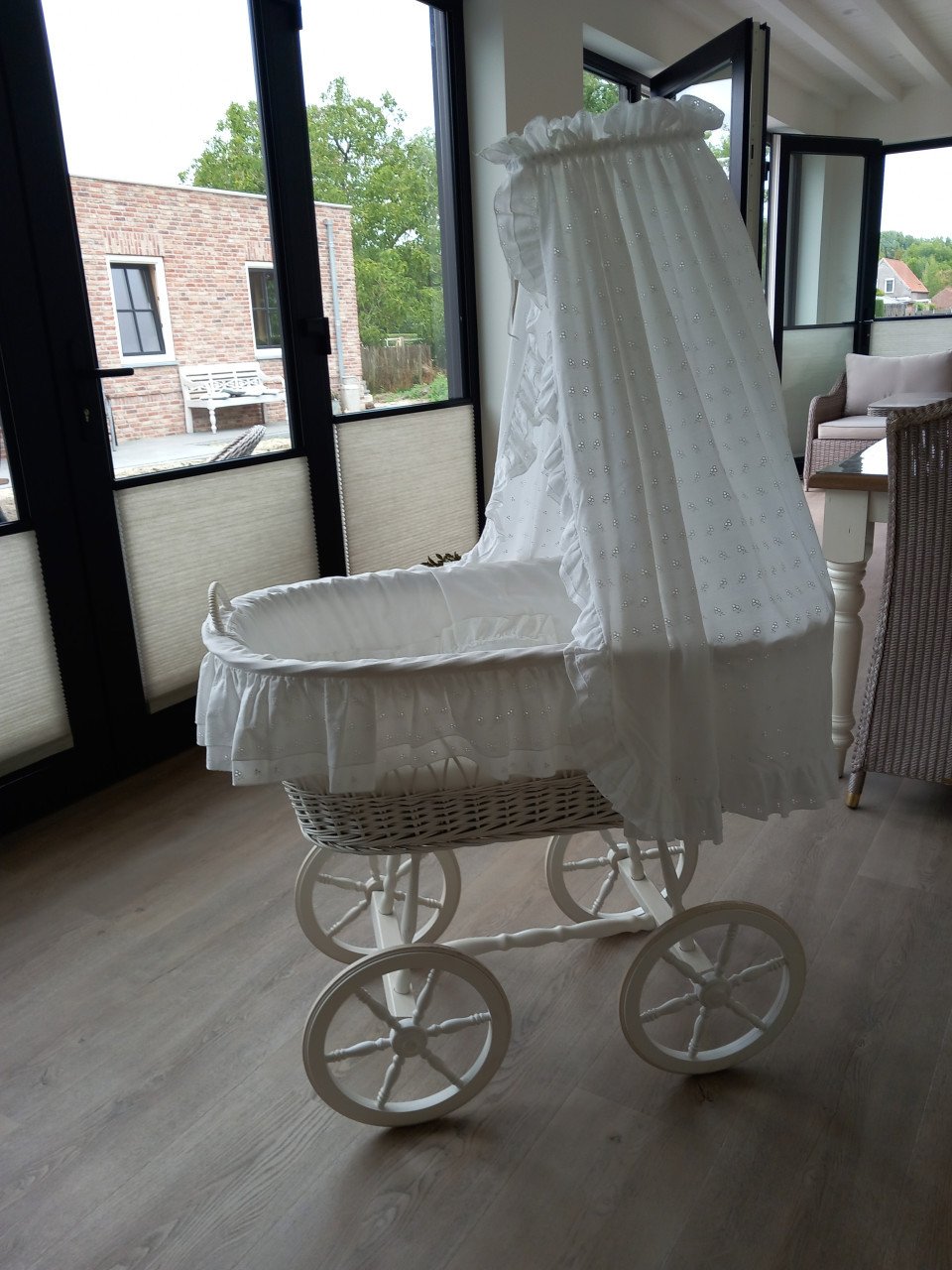 Mooie wieg op wielen