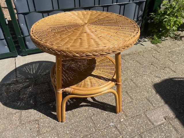 Rotan tafeltje rond