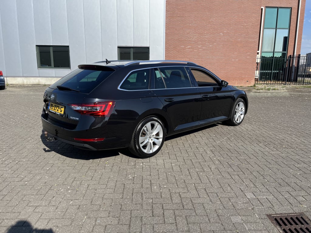 Skoda Superb combi 1.4 tsi act style business