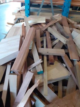 Grote kist droog kachelhout voor 20 euro