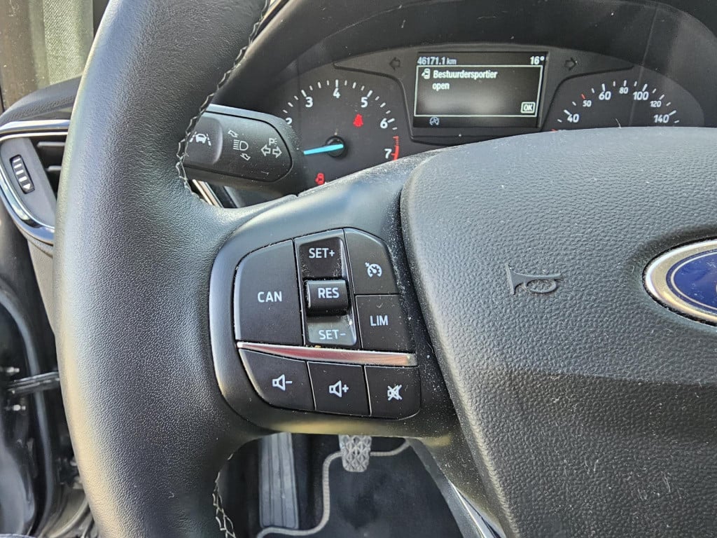 Ford Fiesta 1.0 ecoboost hybrid titanium